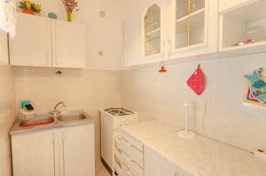 grbin-apartment-kitchen-07-2018-pic-02