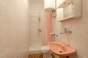 milostic-apartment1-Bathroom-11-2018-pic-01