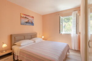 linda-apartment3-bedroom1-06-2022-pic-01