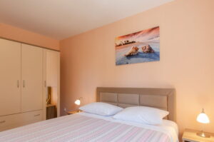 linda-apartment3-bedroom1-06-2022-pic-04