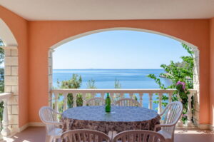 linda-apartment3-terrace-06-2022-pic-01