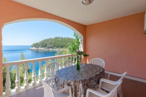 linda-apartment3-terrace-06-2022-pic-03