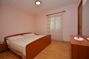 linda-apartment6-bedroom-02