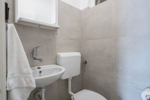 tomas-apartment2-bathroom2-06-2026-pic-01