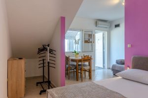 Alesa-Stan1-spavaća soba-kuhinja-06-2019-03