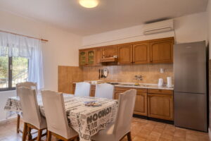 Borovina-Wohnung4-Küche-Essbereich-07-2024-Bild-01