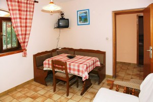 boskovic-apartment1-kitchen-02