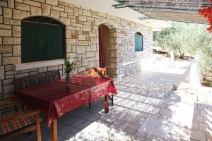 boskovic-apartment1-terrace-01