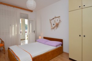 Kresimir-apartment1-Bedroom1-08-2015-pic-01