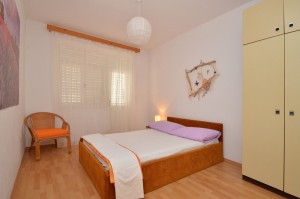 Kresimir-apartment1-Bedroom1-08-2015-pic-02