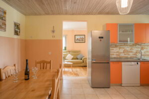 melani-vacanza-casa-piano terra-cucina-sala da pranzo-06-2023-pic-02