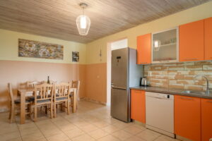 melani-vacanza-casa-piano terra-cucina-sala da pranzo-06-2023-pic-03