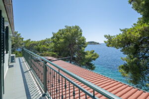 melani-casa-vacanze-piano-superiore-balcone-06-2023-pic-01