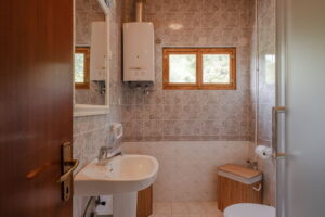 melani-casa-vacanze-piano-superiore-bagno1-06-2023-pic-02
