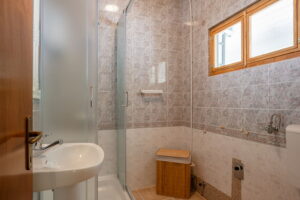 melani-casa-vacanze-bagno-piano-superiore2-06-2023-pic-01