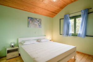 melani-casa-vacanze-piano-superiore-camera da letto1-06-2023-pic-01