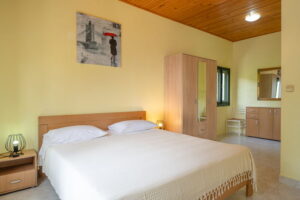 melani-casa-vacanze-piano-alto-camera da letto3-06-2023-pic-01