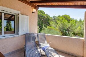 namoru-apartment-blue-wave-terrasse-07-2020-Bild-09