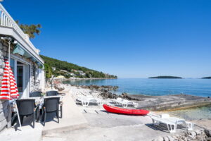 pensa-apartment2-beachfront-courtyard-04-2024-pic-08