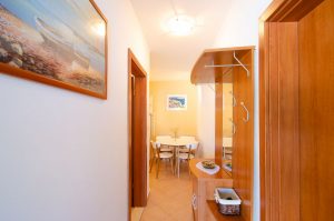 ranko-apartment2-hallway-05-2018-pic-02