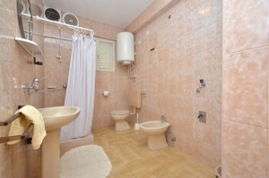 seme-apartment2-bathroom-01