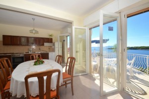 seme-apartment2-livingroom-01