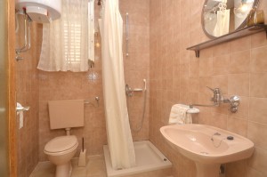 seme-apartment3-bathroom-01