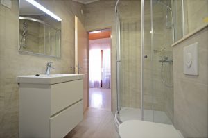 villa-lorena-bathroom3-06-2016-pic-02