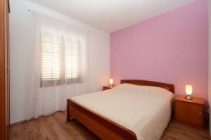 villa-lorena-bedroom-01