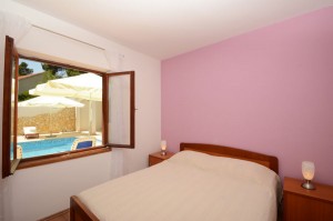 villa-lorena-bedroom-02