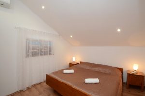 villa-lorena-bedroom4-06-2016-pic-01