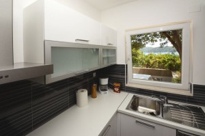 villa-lorena-kitchen-01