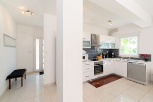 villa-lorena-livingroom-01-2022-pic-02