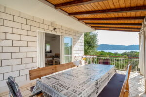 villa-lorena-terrace2-01-2022-pic-02