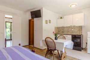 farac-apartment2-sypialnia-kuchnia-09-2019-pic-02-Edycja