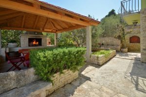 Naplovac-apartment1-Kamin-01