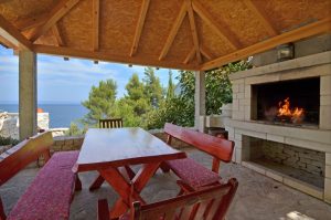 Naplovac-apartment1-Kamin-02