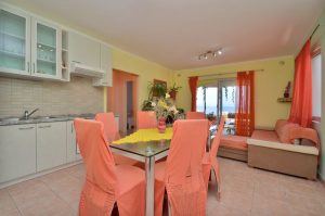 Naplovac-apartment1-Küche-01