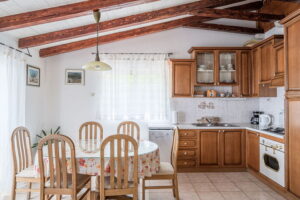 korcula-prigradica-villa-kurija-ap2-livingroom-kitchen-06-2025-PIC-05