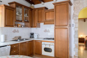 korcula-prigradica-villa-kurija-ap2-livingroom-kitchen-06-2025-PIC-06