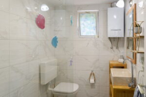 mehr Haus für Miete Bad-06-2021-Bild-01