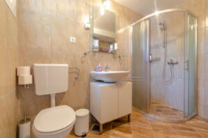 afrodita-apartment1-bathroom-01