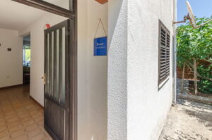 nanica-apartma-vhod-01