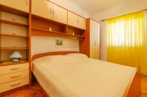 Darinka-apartment1-bedroom1-10-2018-pic-02