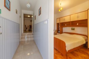 Darinka-apartment1-hallway-10-2018-pic-01