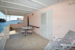 Darinka-apartment2-taras-02