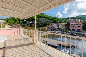 Darinka-apartment2-Terrace-11-2018-pic-01