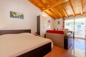 Darinka-apartment3-Studio-Bedroom-10-2018-pic-01