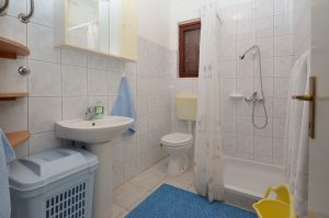 sime-apartment1-bathroom-01