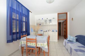 sime-apartment1-livingroom-kitchen-01